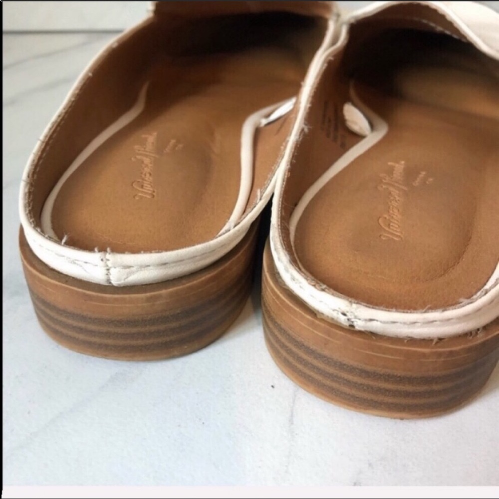 Universal Thread White Leather Look Minimalist Bo… - image 7